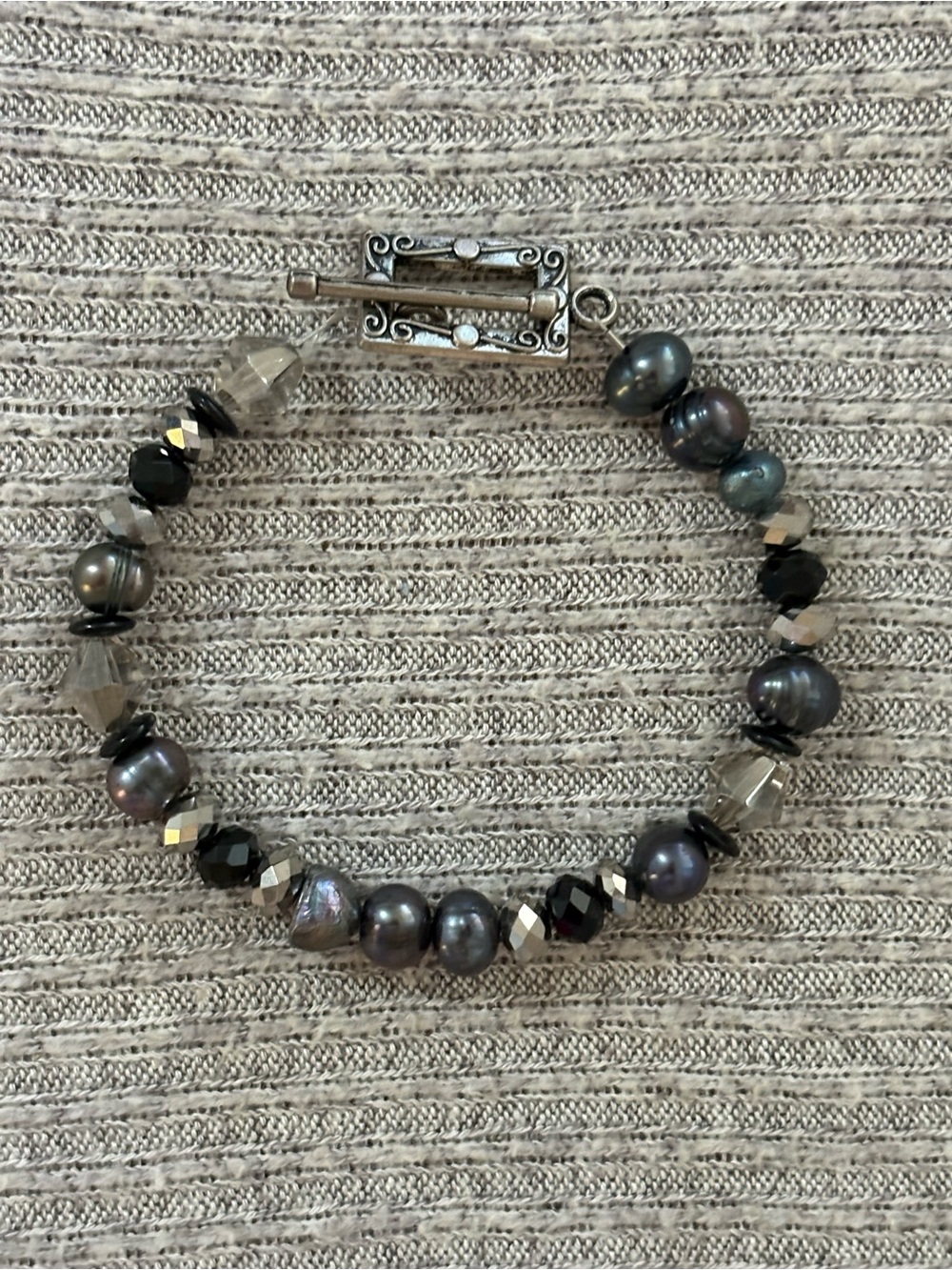 Vintage silver tone, black & gray beaded clasped bracelet